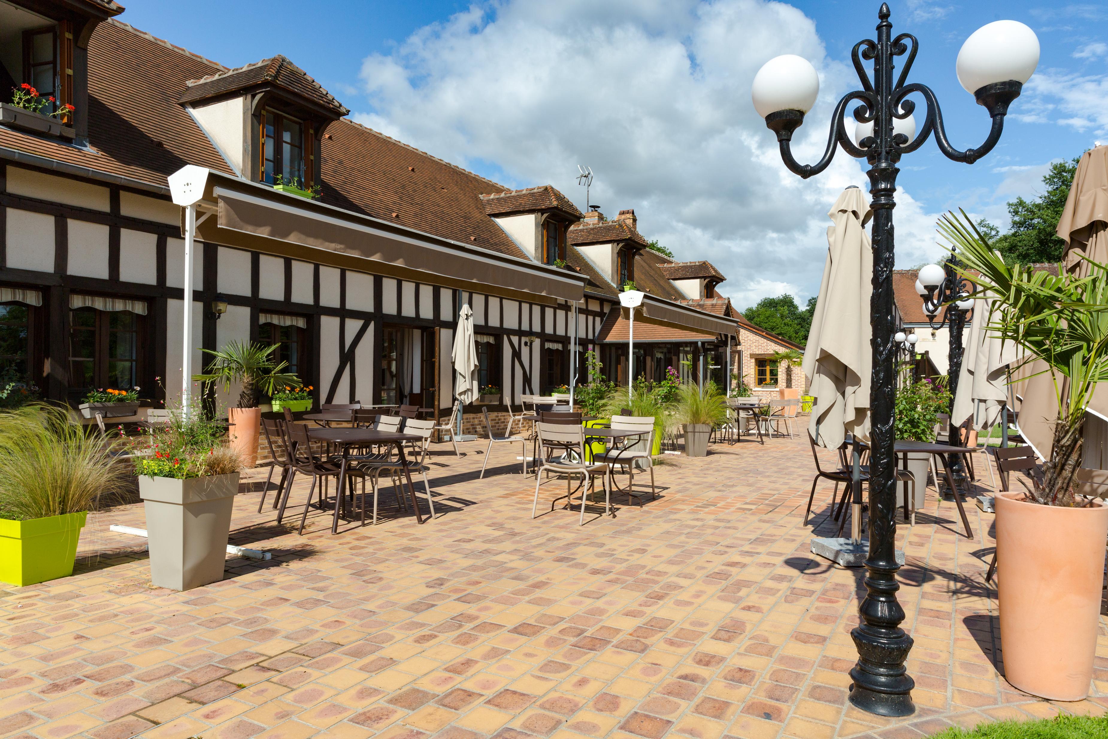 L'Oree Des Chenes, The Originals Relais Hotel La Ferté-Saint-Aubin Exterior photo