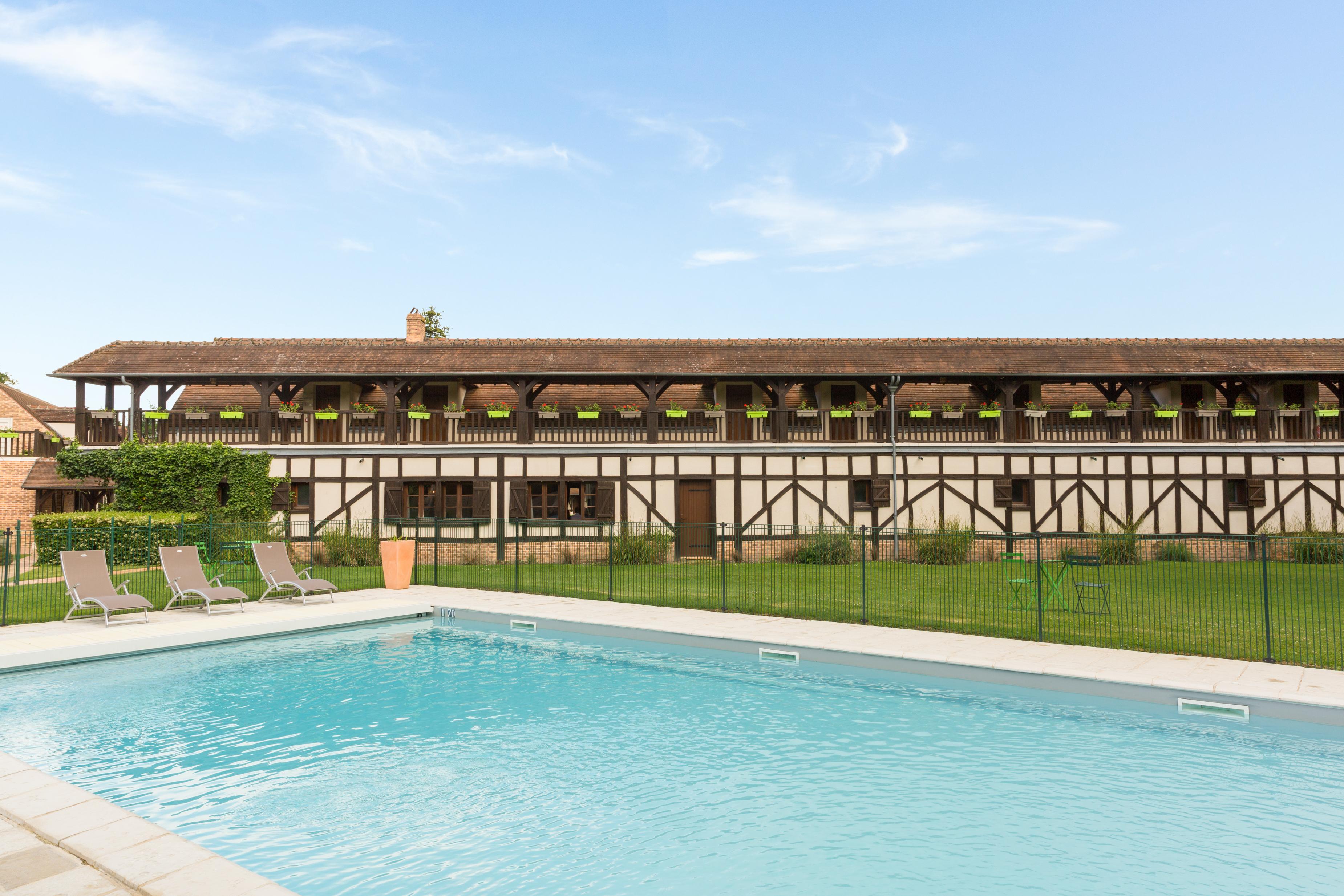 L'Oree Des Chenes, The Originals Relais Hotel La Ferté-Saint-Aubin Exterior photo