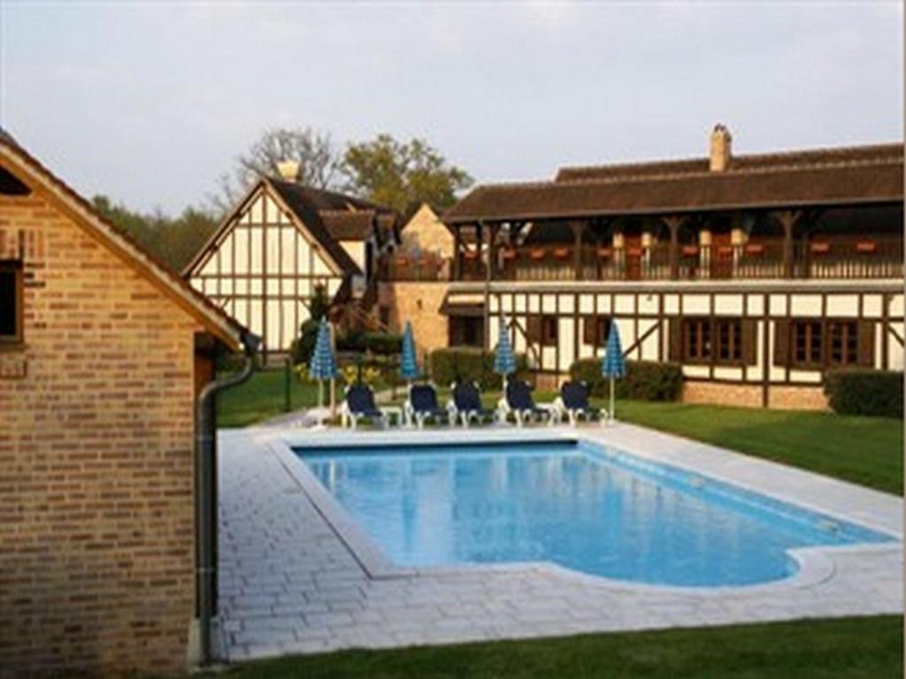 L'Oree Des Chenes, The Originals Relais Hotel La Ferté-Saint-Aubin Exterior photo